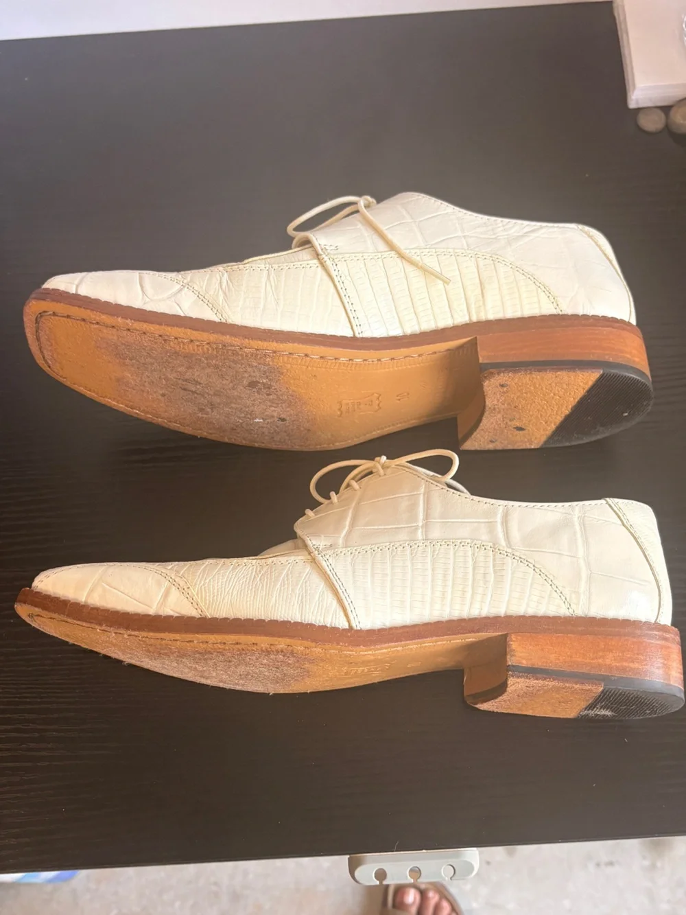 Men's Cream Croc-Embossed Leather Derby Shoes